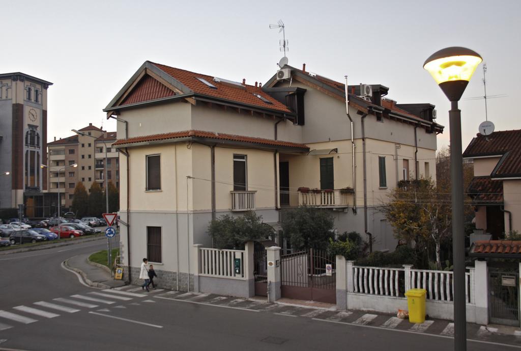 B&B Leonardo Rho Dış mekan fotoğraf